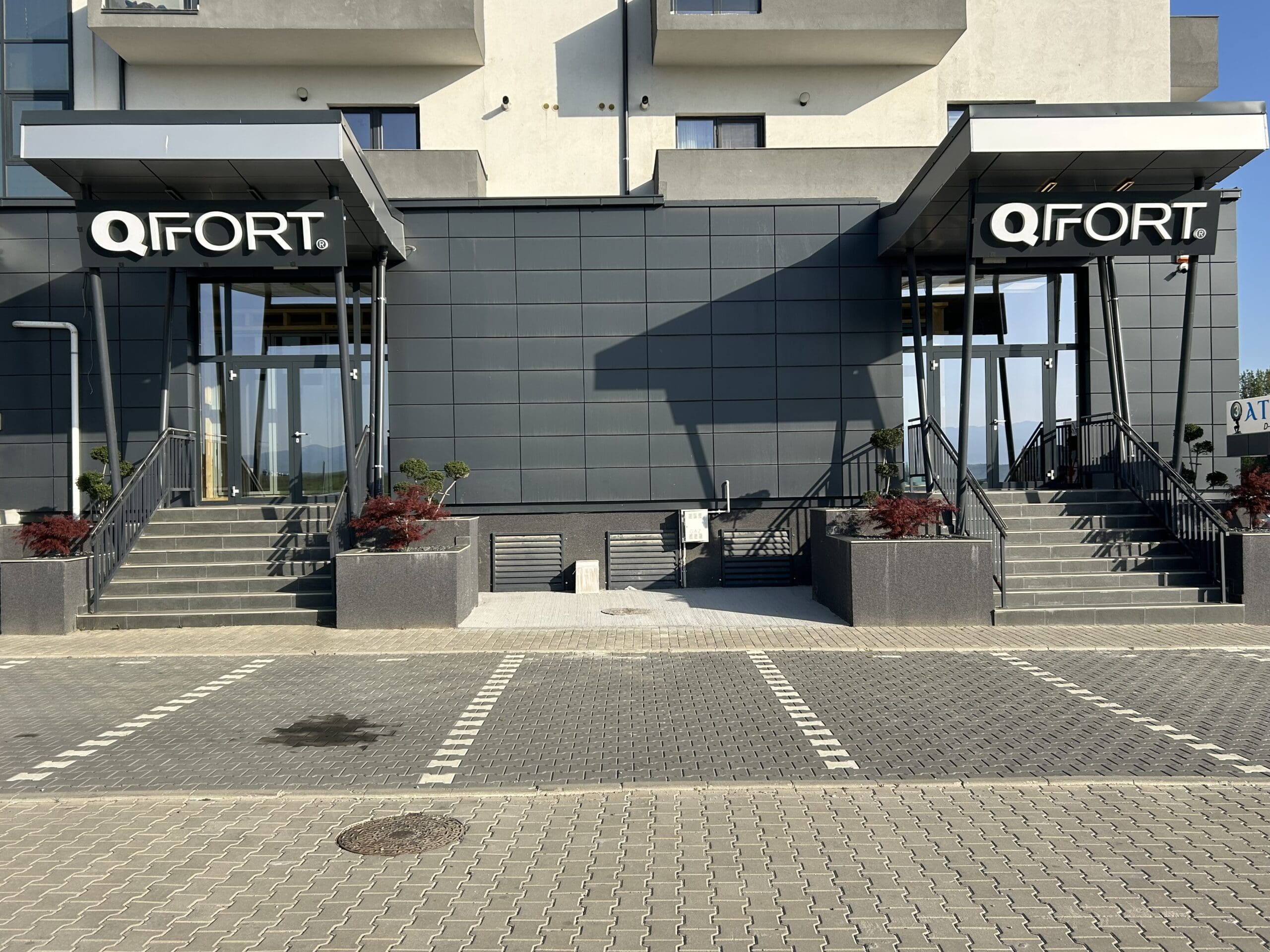 Showroom QFORT - Doamna Stanca, Nr. 29, Bl. 6, parter, Șelimbăr, Jud. Sibiu